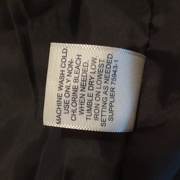 St John's Bay Puffer Zip-up Vest Black 2 Pockets Gold Snaps & Zipper SzPXL EUC - Picture 7 of 10